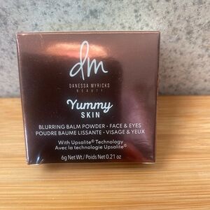 DANESSA MYRICKS BEAUTY
Yummy Skin Blurring Balm Powder